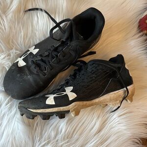 Under Armour Black and White Sports Cleats
